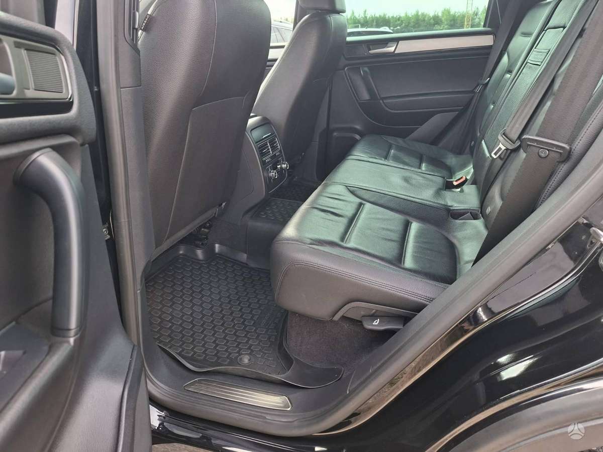 Volkswagen Touareg - 11