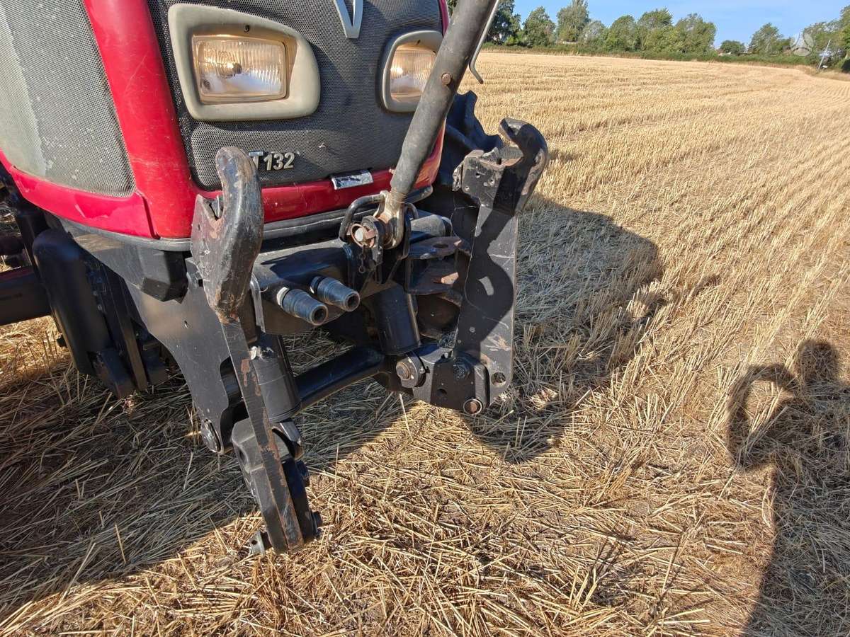Valtra T132, traktoriai
