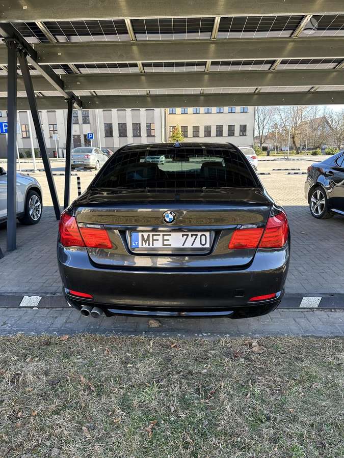 BMW 730, 3.0 l., Седан