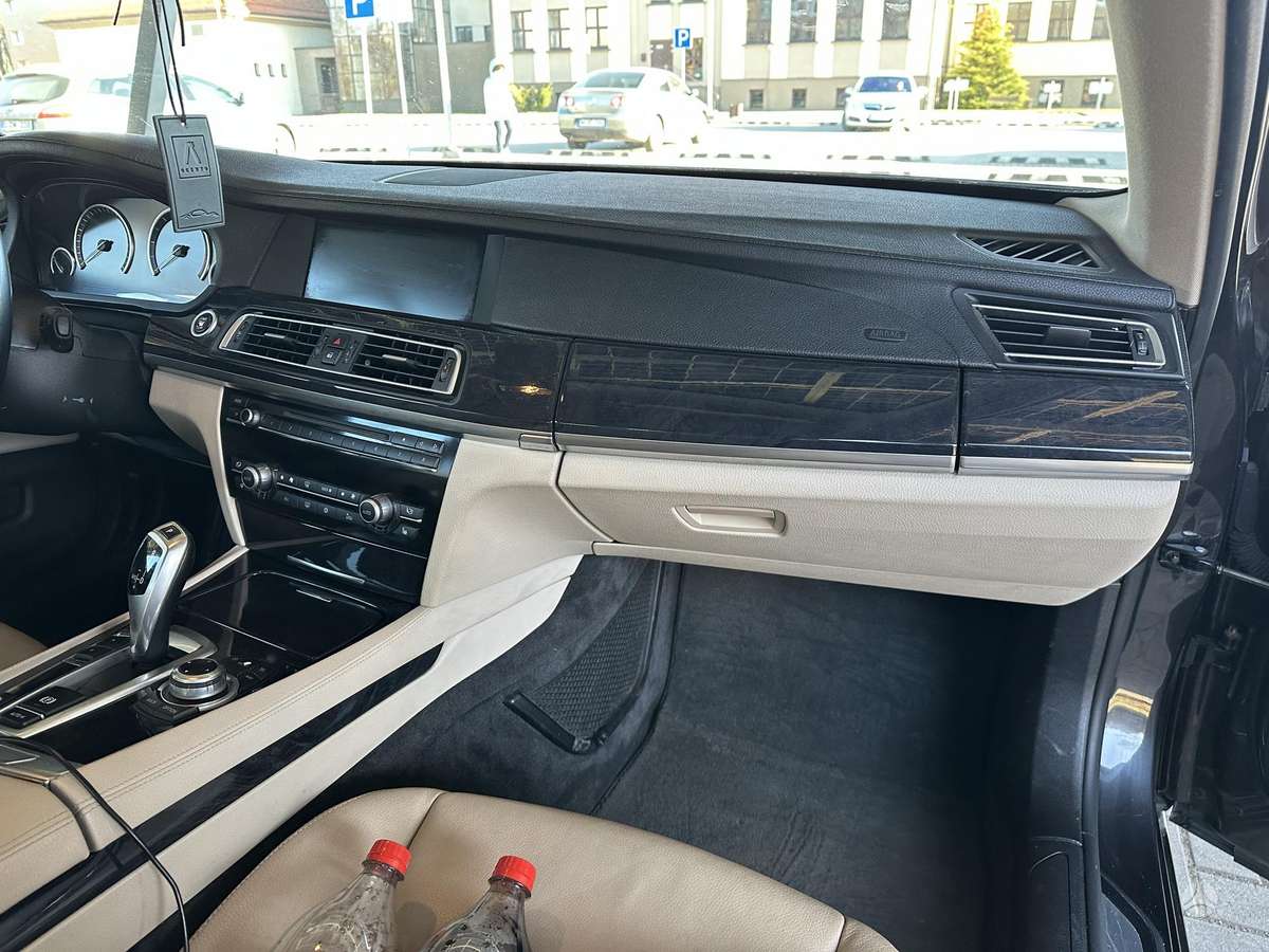 BMW 730, 3.0 l., Седан