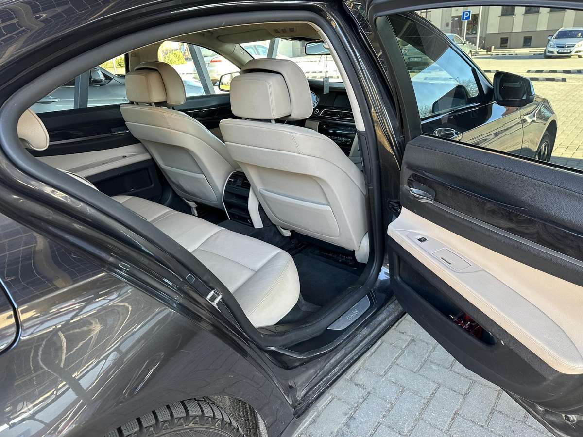 BMW 730, 3.0 l., Седан