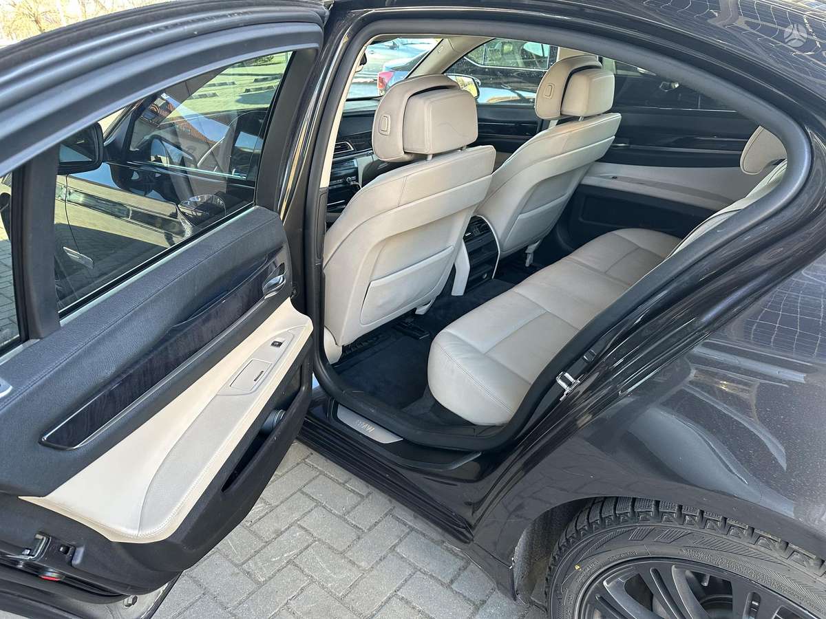 BMW 730, 3.0 l., Седан