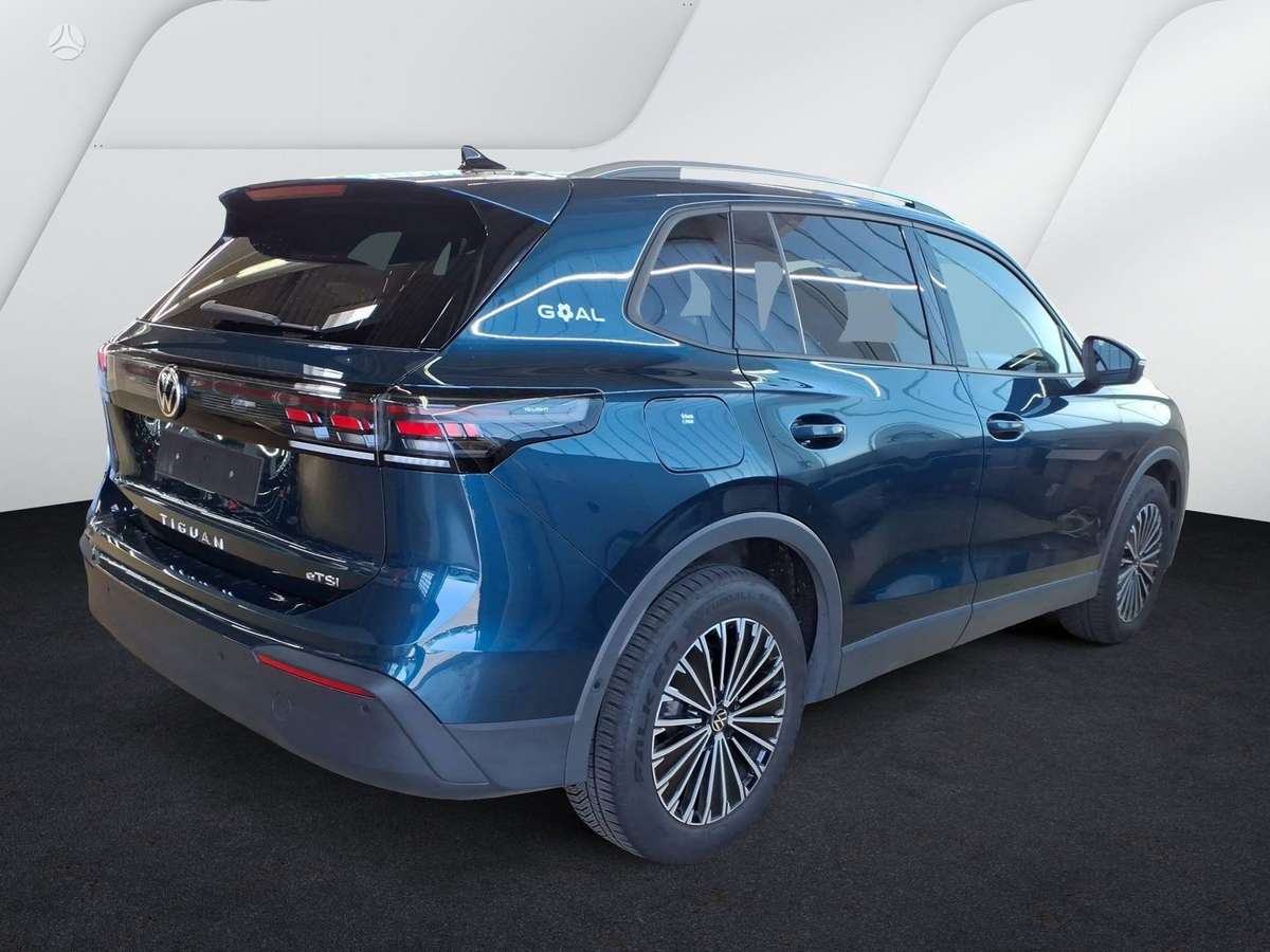 Volkswagen Tiguan - 2