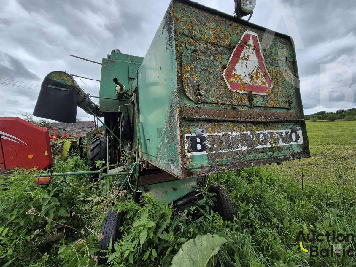 Volvo S 900, combine harvesters