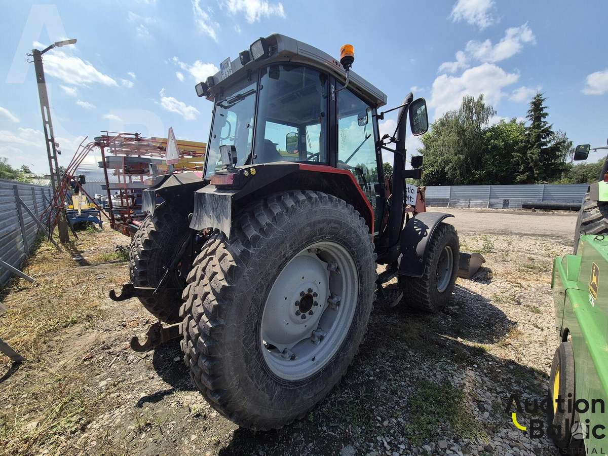 Massey Ferguson 6255, traktoriai