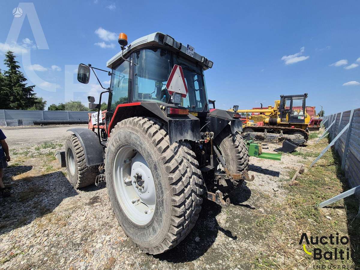 Massey Ferguson 6255, traktoriai
