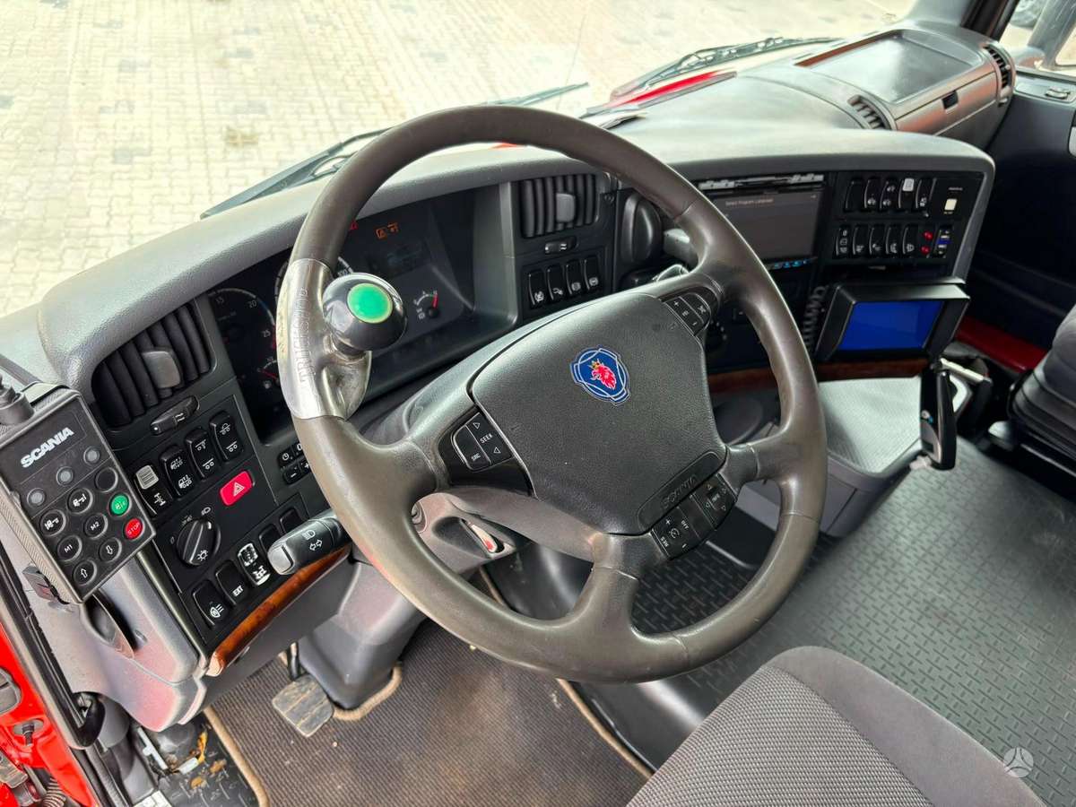 Scania R 420 8x2*6, с краном