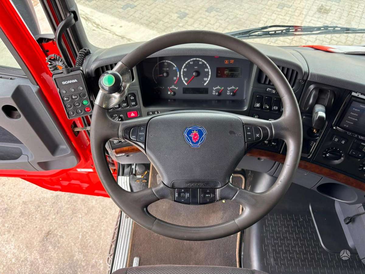 Scania R 420 8x2*6, с краном