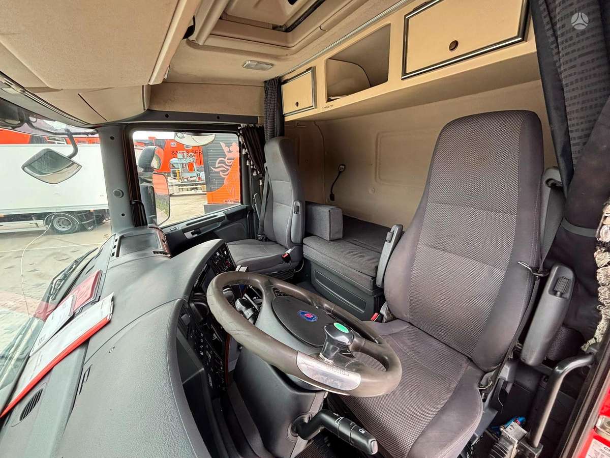 Scania R 420 8x2*6, с краном