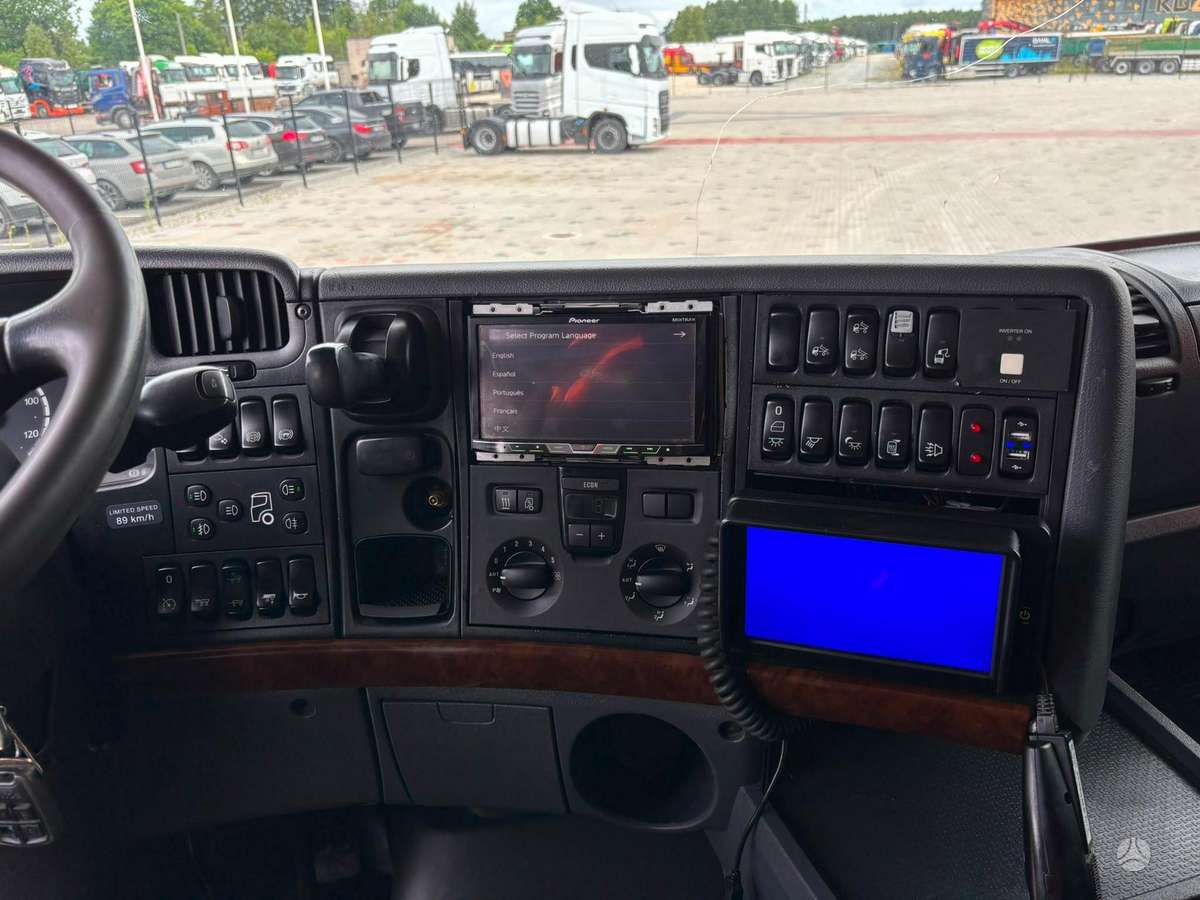 Scania R 420 8x2*6, с краном