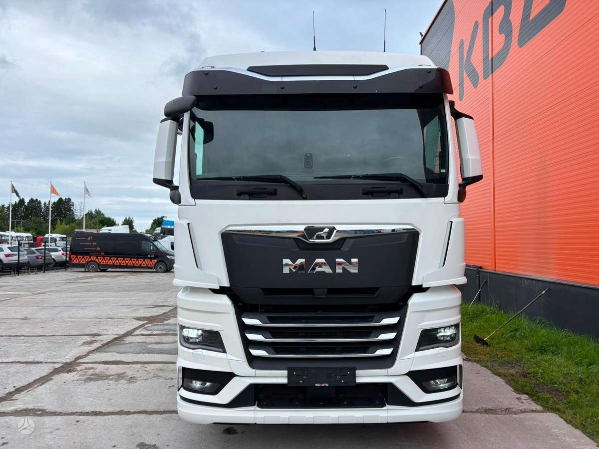 MAN TGX 28.510 6x2, single sleeper