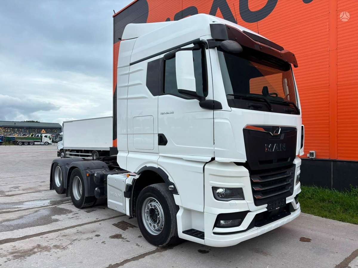 MAN TGX 28.510 6x2, single sleeper