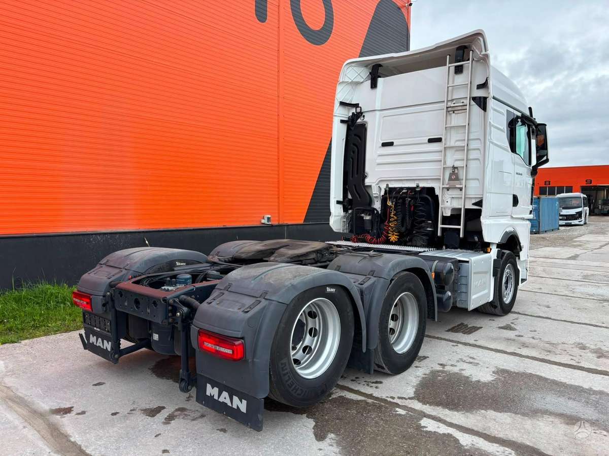 MAN TGX 28.510 6x2, single sleeper