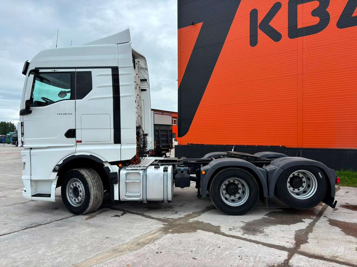 MAN TGX 28.510 6x2, single sleeper