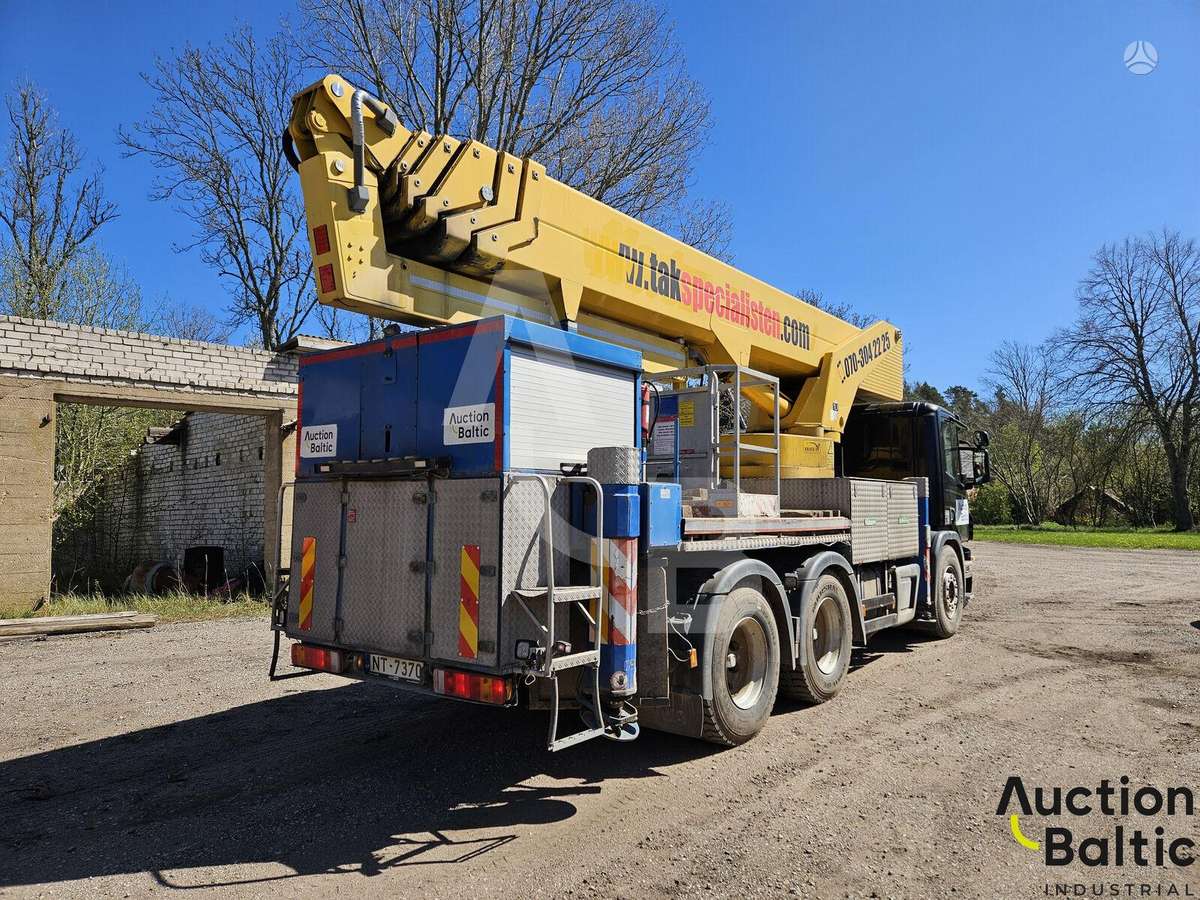 Scania P 310, boom lift