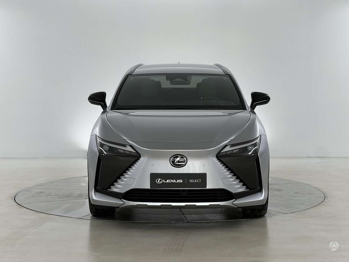 Lexus RZ 450e, off-road / crossover