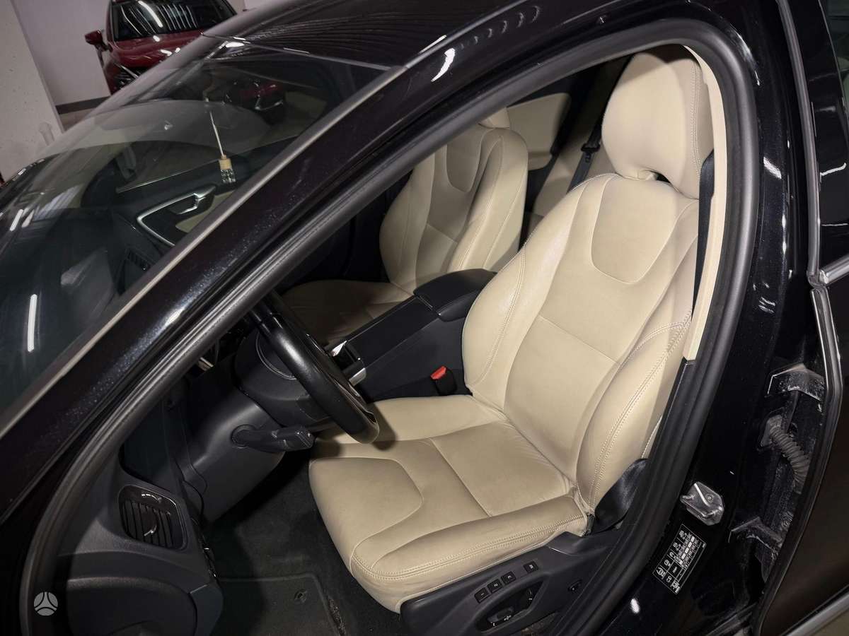 Volvo S60, 2.0 l., Седан