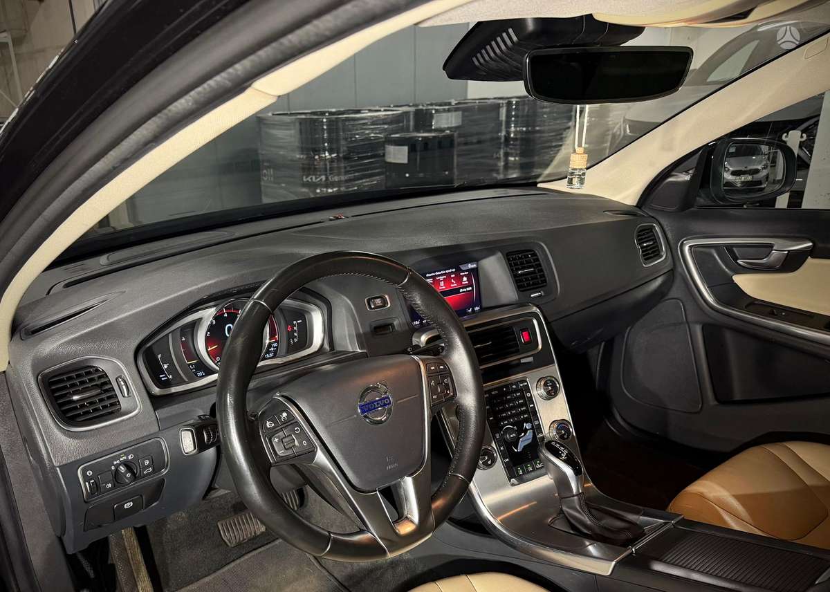 Volvo S60, 2.0 l., Седан