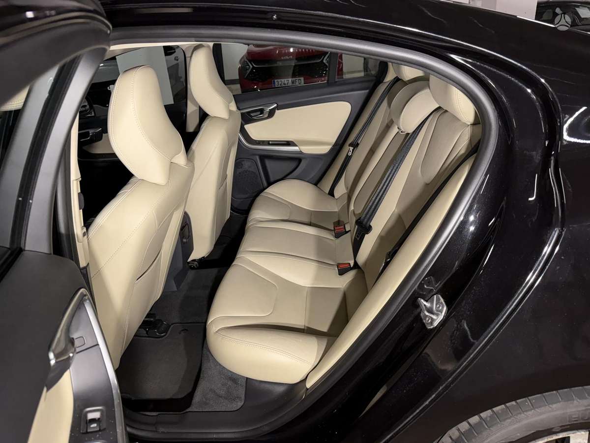 Volvo S60, 2.0 l., Седан