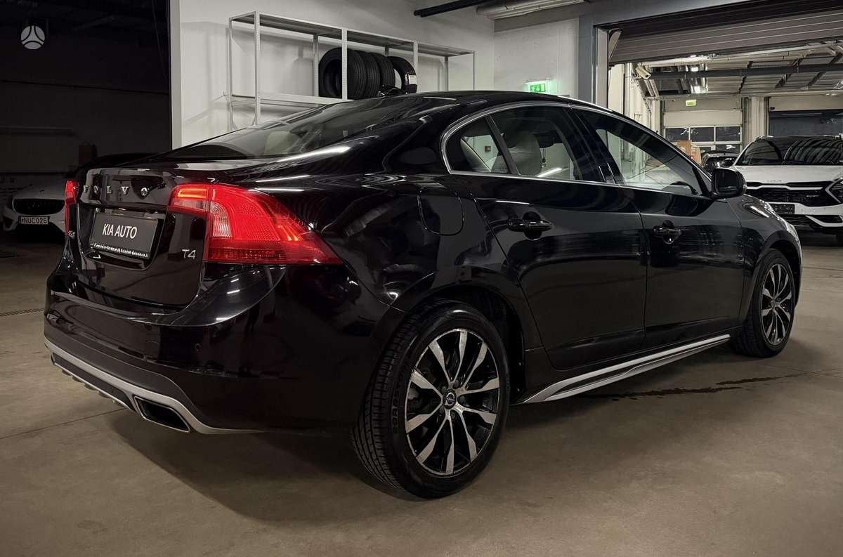 Volvo S60, 2.0 l., Седан
