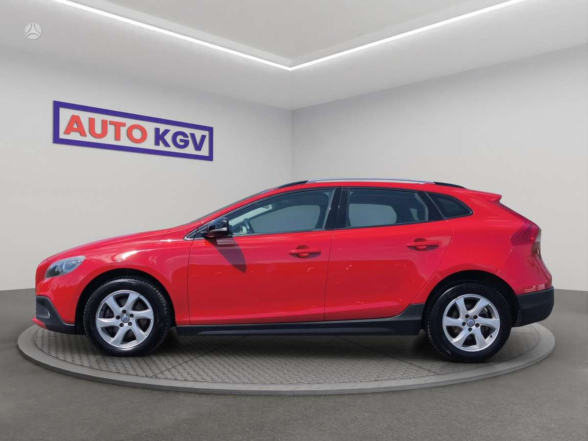 Volvo V40, 1.6 l., hatchback