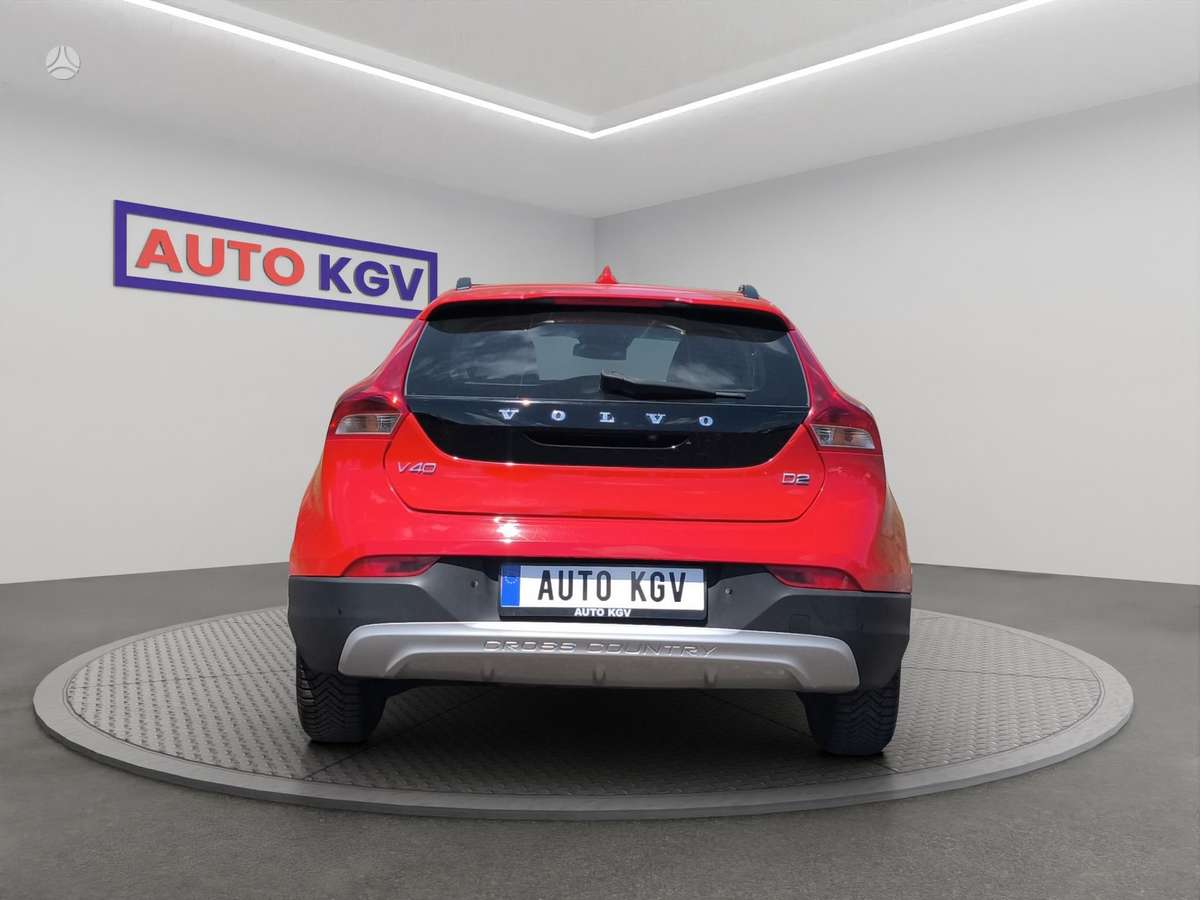 Volvo V40, 1.6 l., hatchback