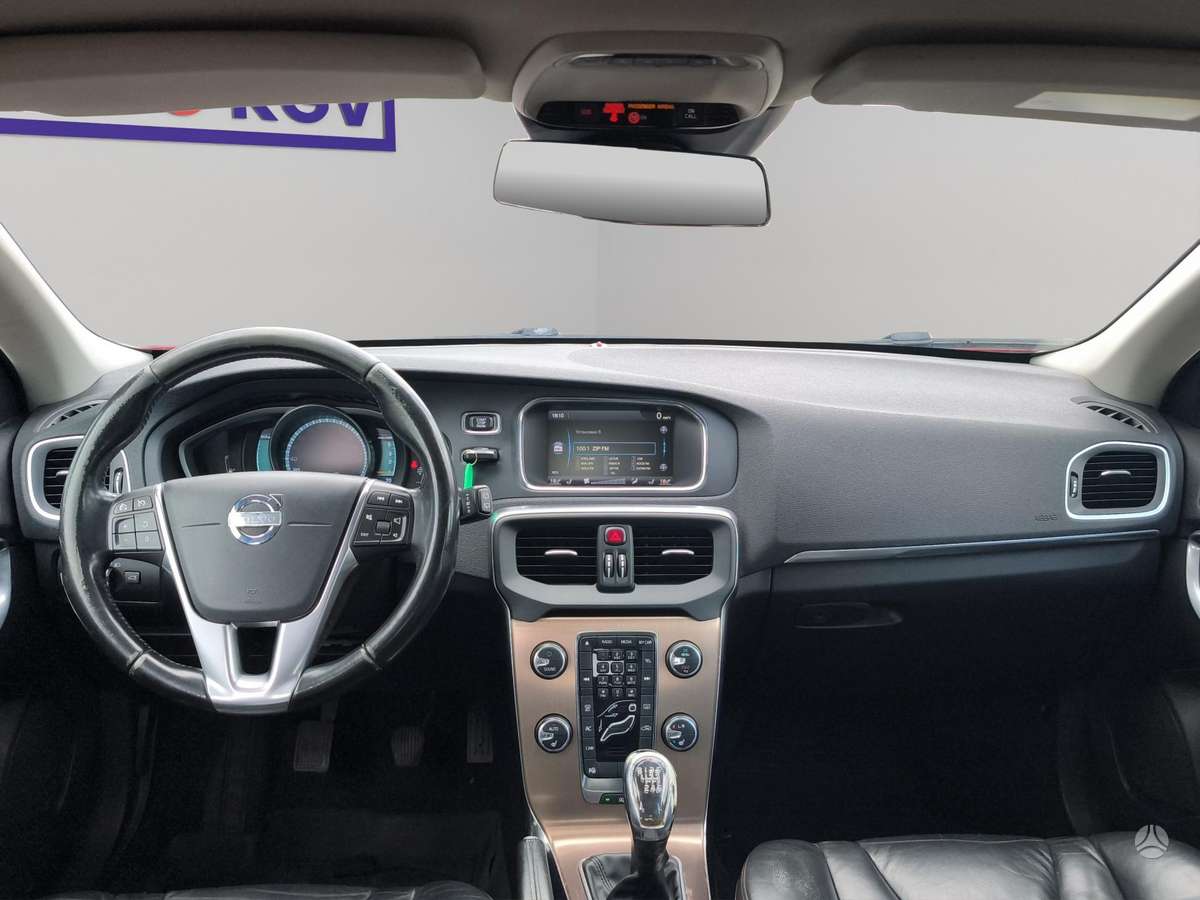Volvo V40, 1.6 l., hatchback