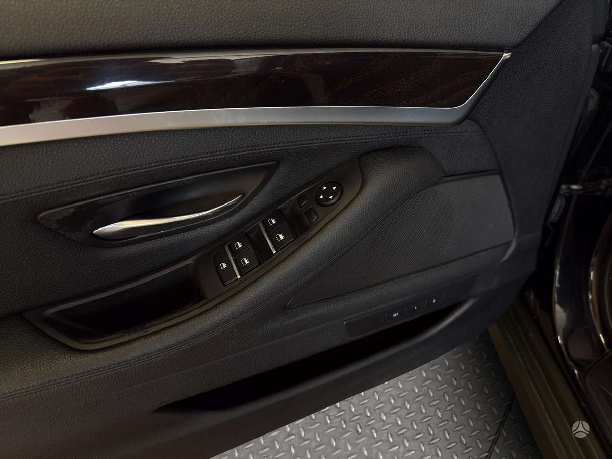 BMW 528, 2.0 l., Седан