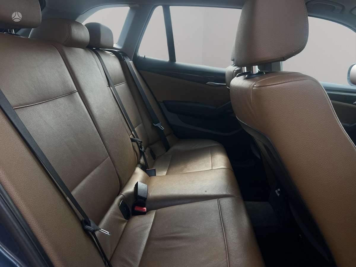BMW X1, 2.0 l., Внедорожник / Кроссовер