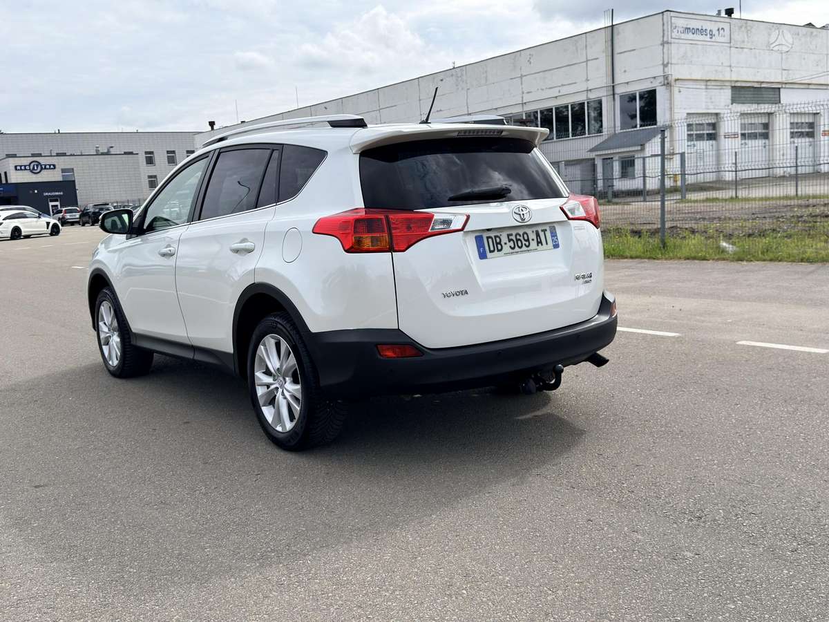 Toyota RAV4 - 11