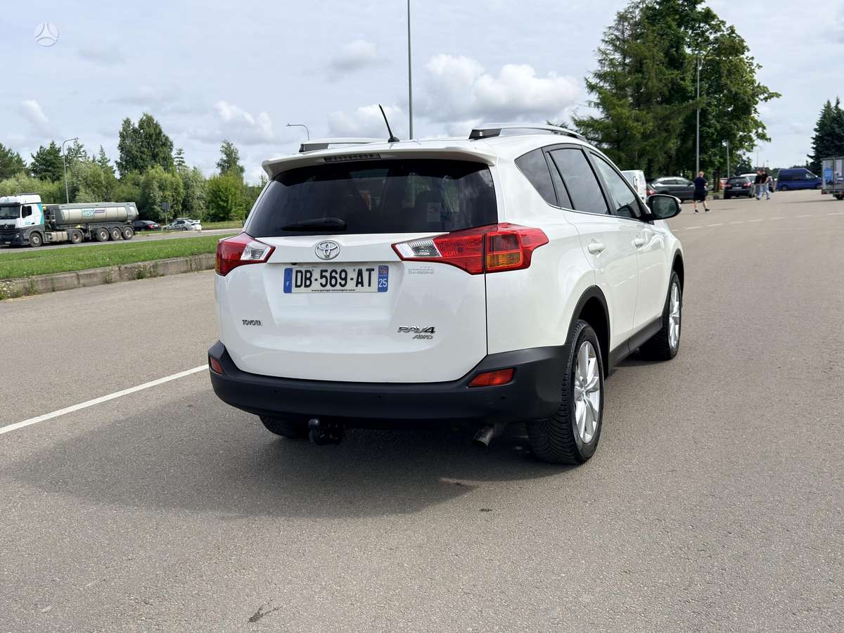 Toyota RAV4 - 10