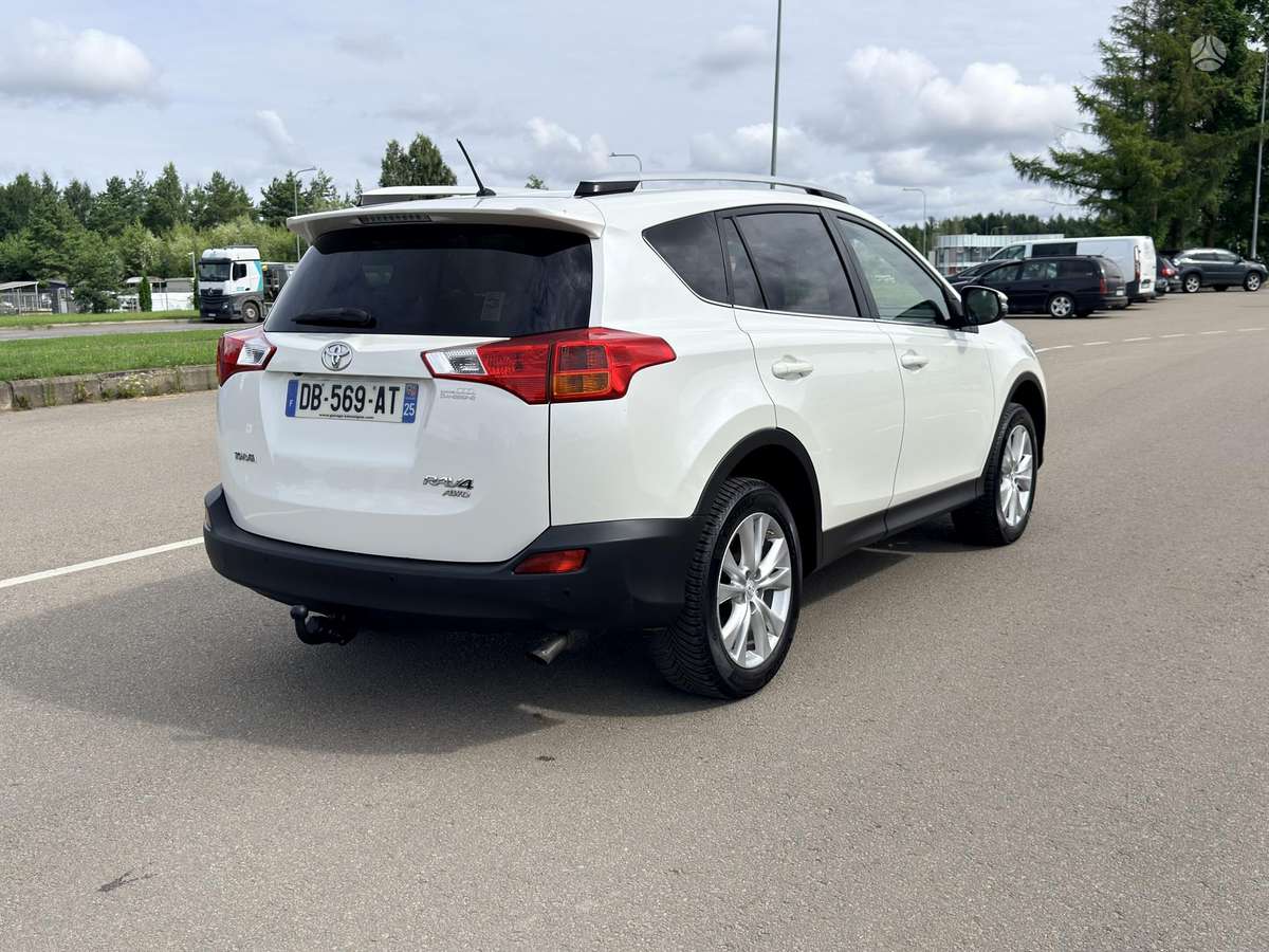 Toyota RAV4 - 8