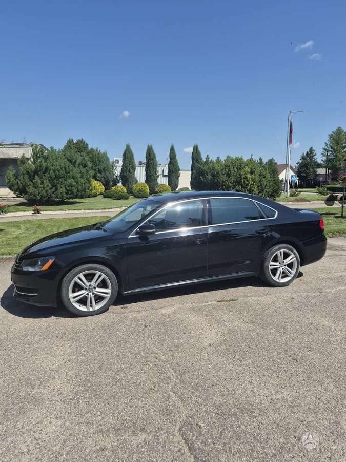 Volkswagen Passat - 2