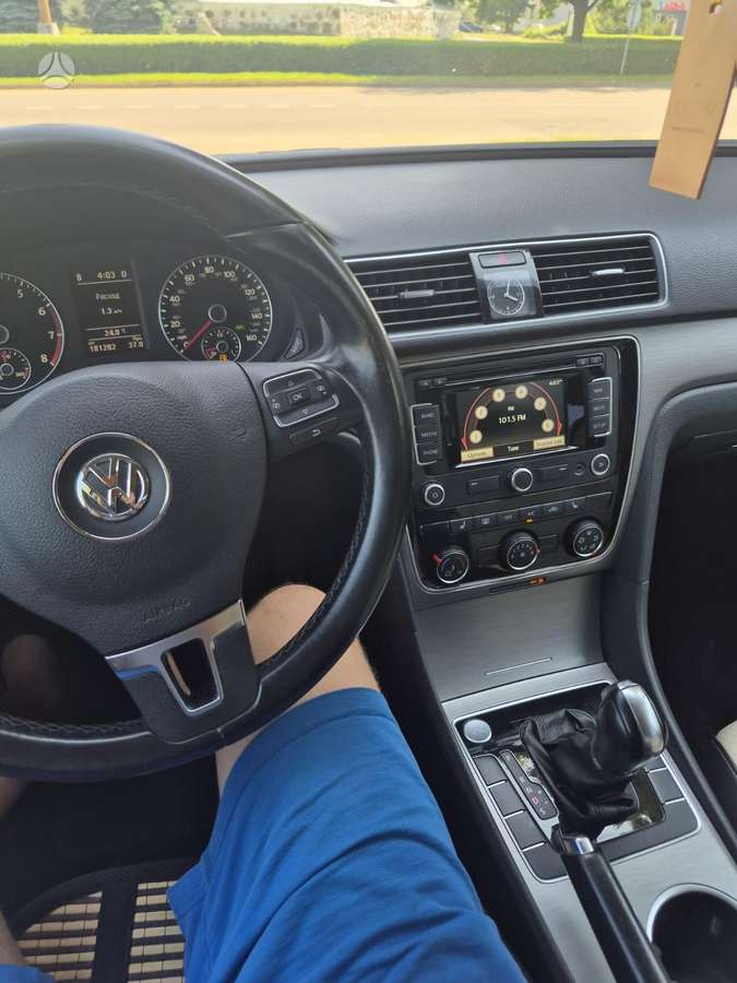 Volkswagen Passat - 6