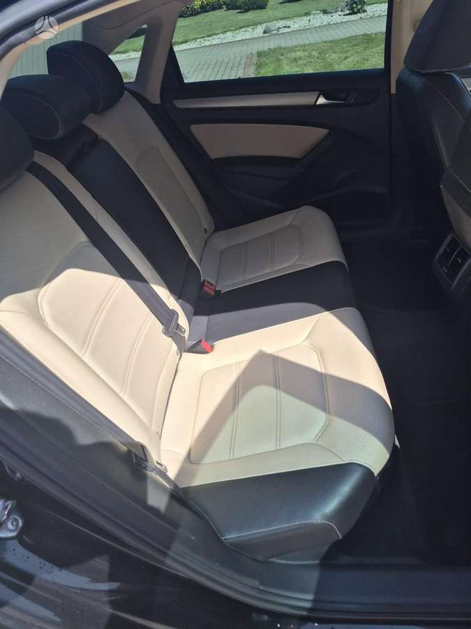 Volkswagen Passat - 8