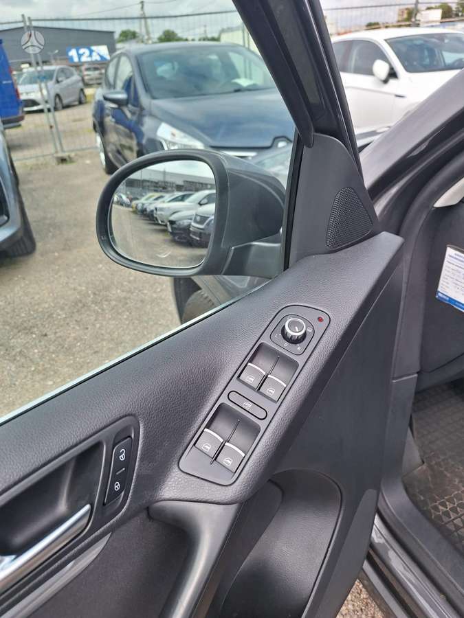 Volkswagen Tiguan - 5