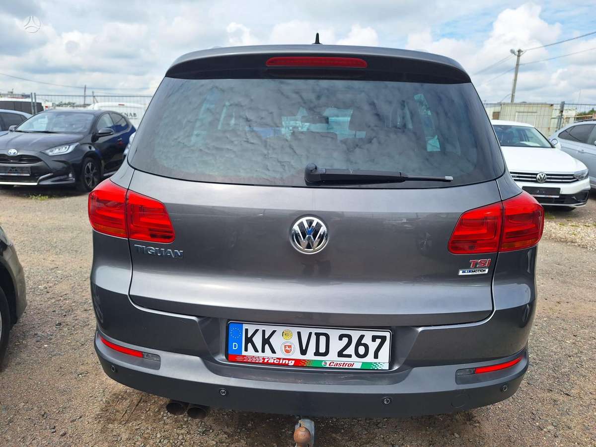 Volkswagen Tiguan - 9