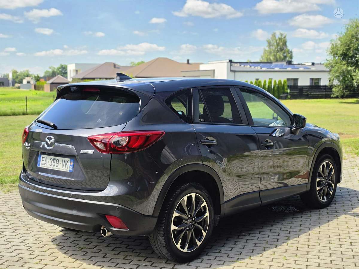Mazda CX-5, 2.2 l., off-road / crossover