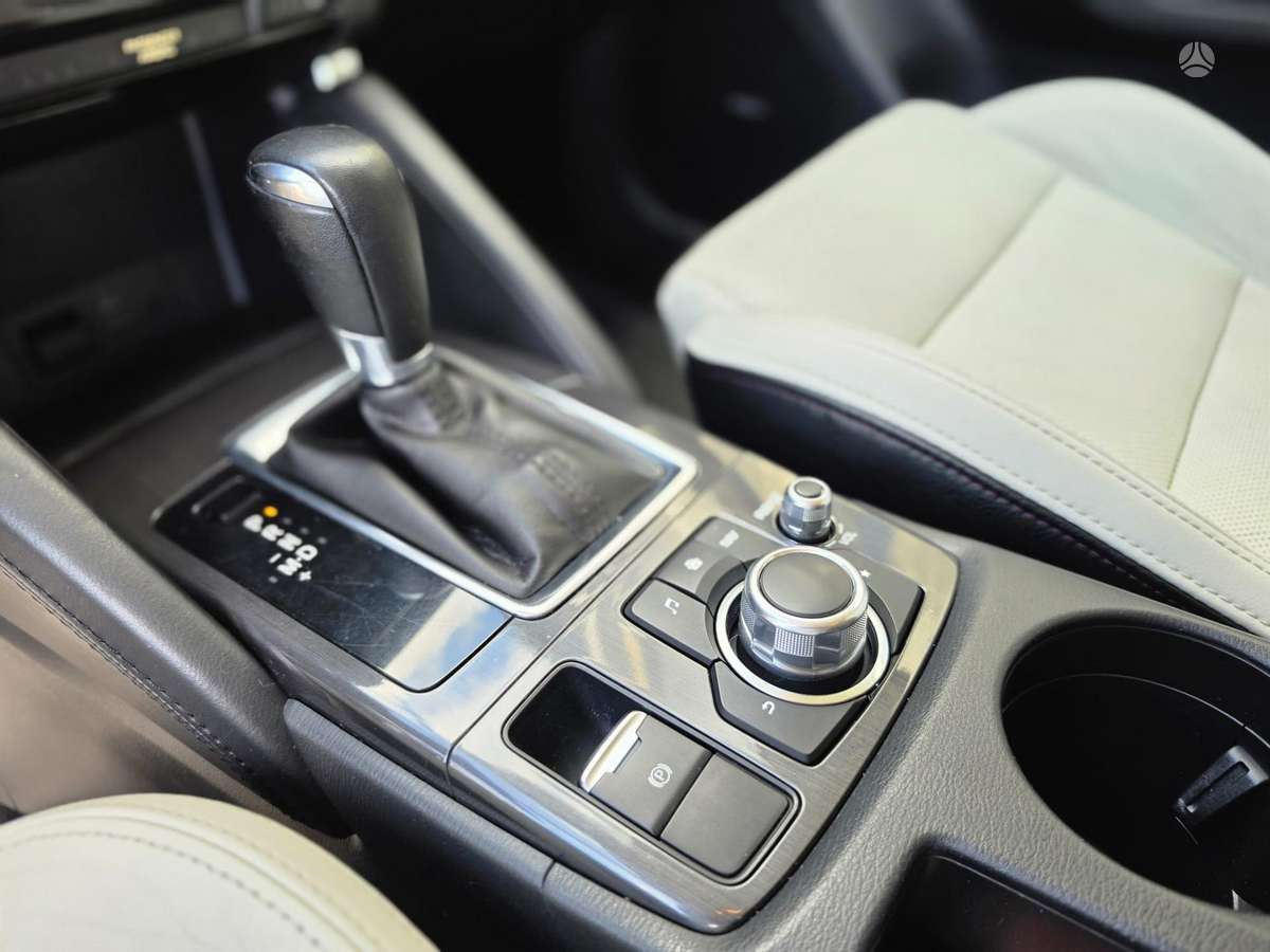 Mazda CX-5, 2.2 l., off-road / crossover