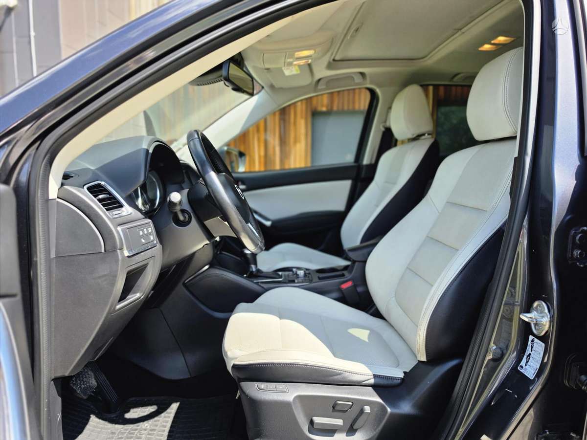Mazda CX-5, 2.2 l., off-road / crossover