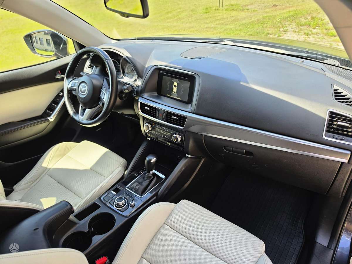 Mazda CX-5, 2.2 l., off-road / crossover