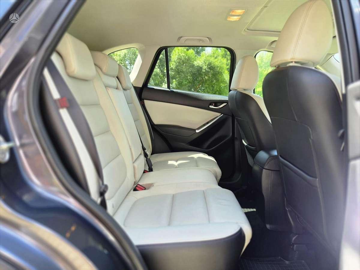 Mazda CX-5, 2.2 l., off-road / crossover