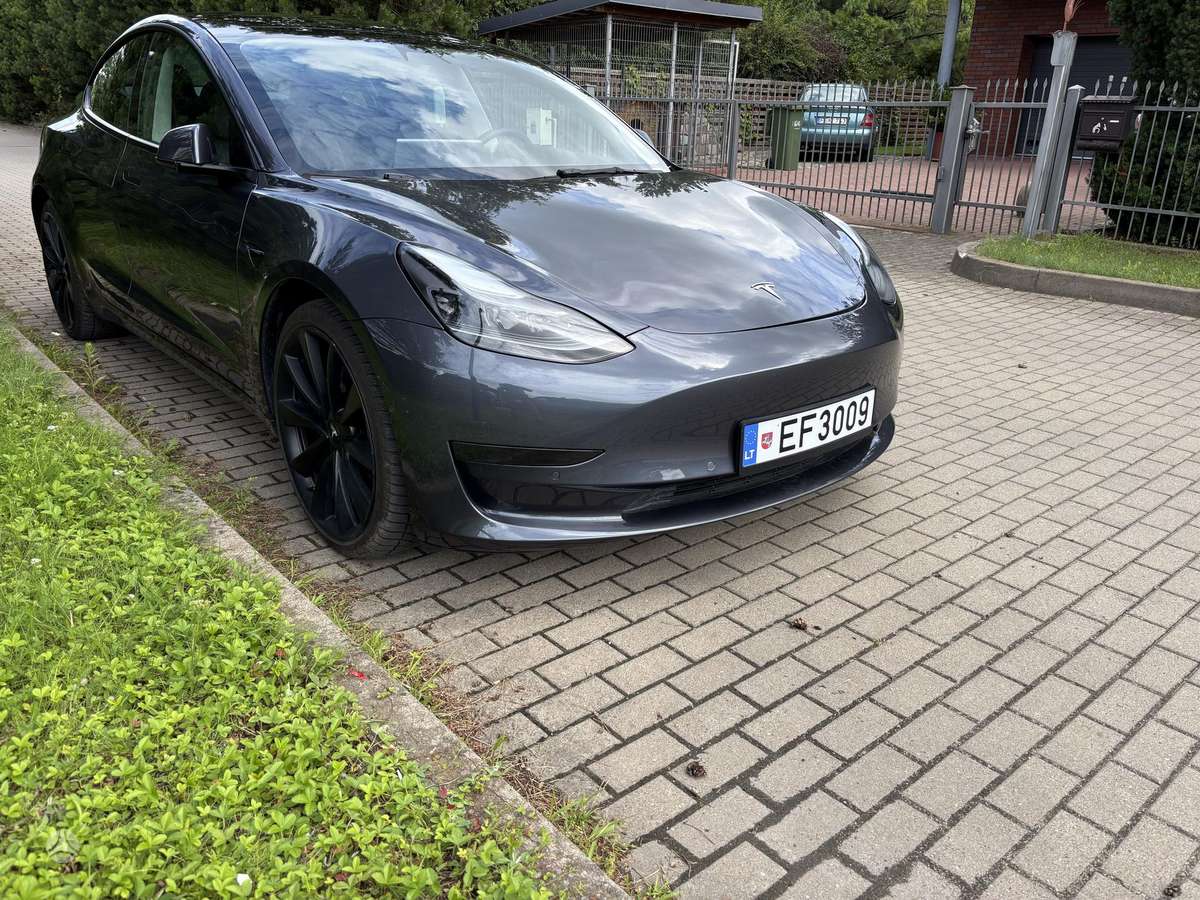 Tesla Model 3, 60 кВт·ч, Седан