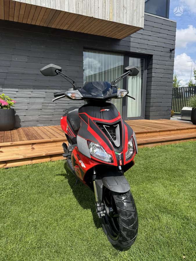 Aprilia SR 49cc, scooters / mopeds