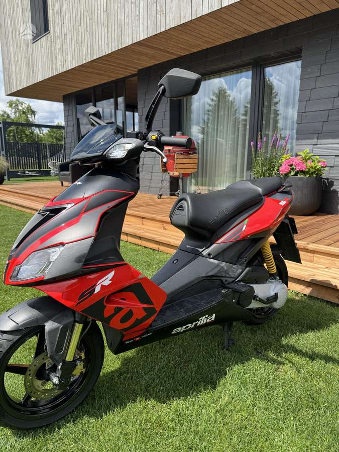 Aprilia SR 49cc, мотороллеры / мопеды