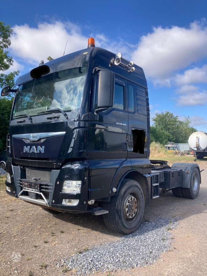 MAN 18.480 TGX, 1 спальное место