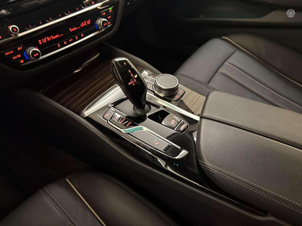 BMW 520, 2.0 l., Седан