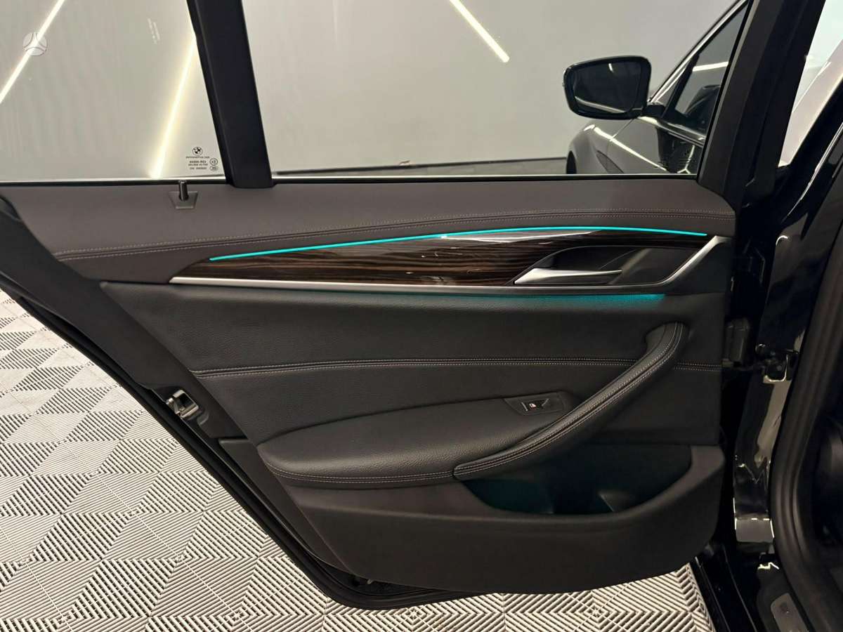 BMW 520, 2.0 l., Седан