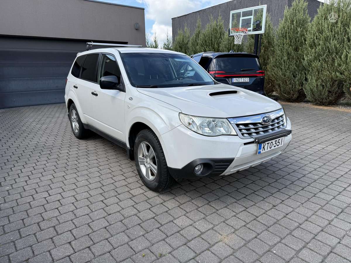 Subaru Forester, 2.5 l., off-road / crossover