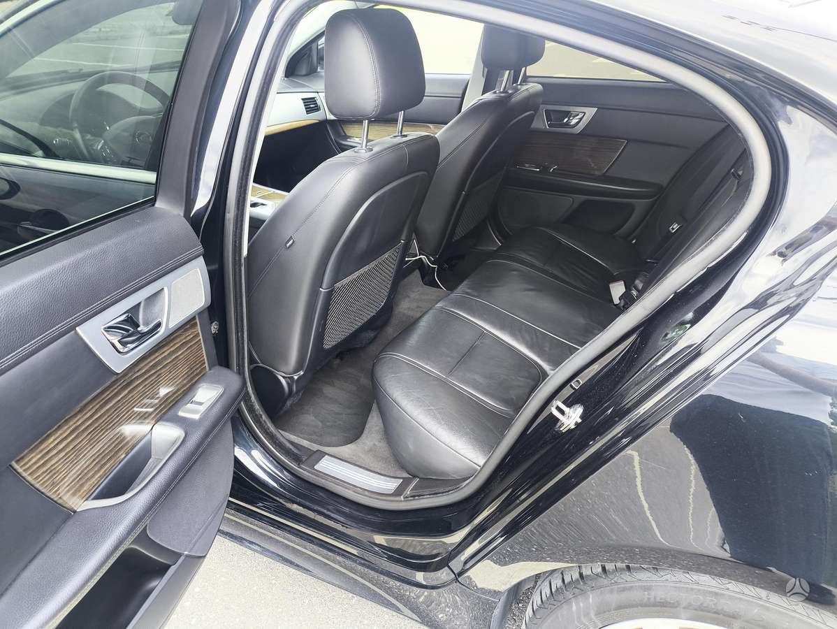 Jaguar XF, 2.2 l., Седан